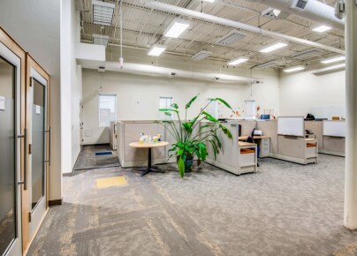 More Photos Of 8707 Chancellor Row, Dallas Manufacturing For Lease