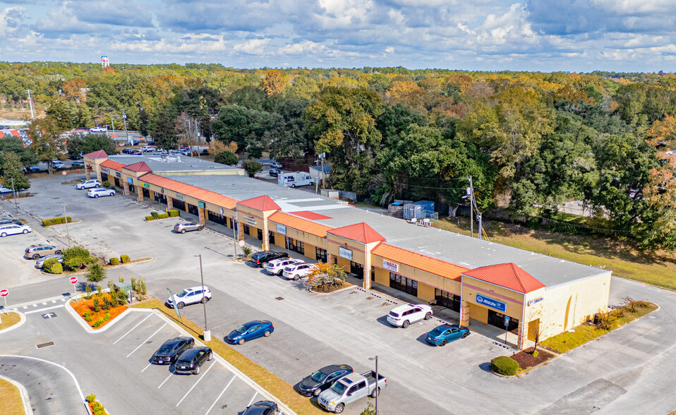 More Photos Of 5624-5646 Woodbine Rd, Pace General Retail For Sale