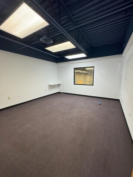 More Photos Of 5600 Pioneer Creek Dr, Maple Plain Distribution For Lease