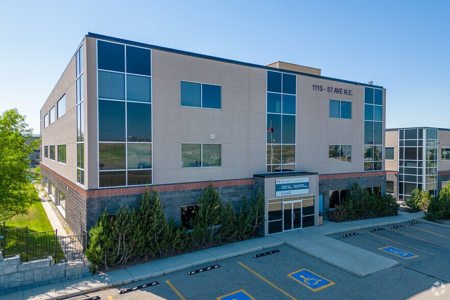 More Photos Of 1111 57th Ave NE, Calgary Office Residential For Sale