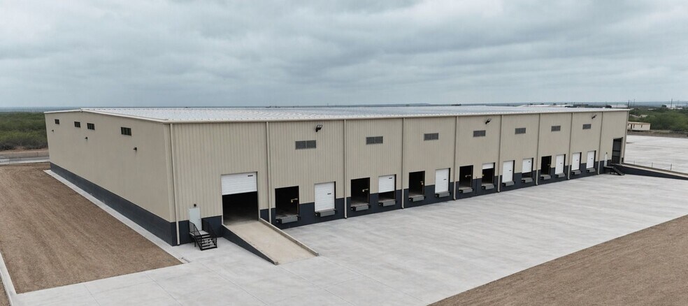 More Photos Of 1018 Dolores Blvd, Laredo Warehouse For Lease