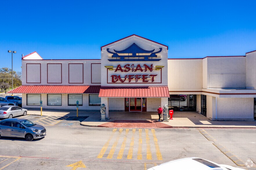 More Photos Of 1533 Austin Hwy, San Antonio Unknown For Lease