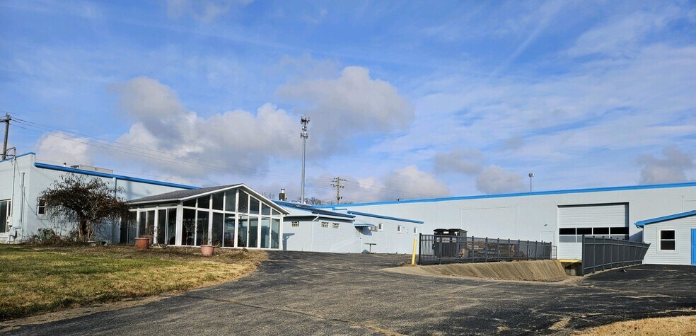 More Photos Of 1256 W Sharon Rd, Cincinnati Warehouse For Sale