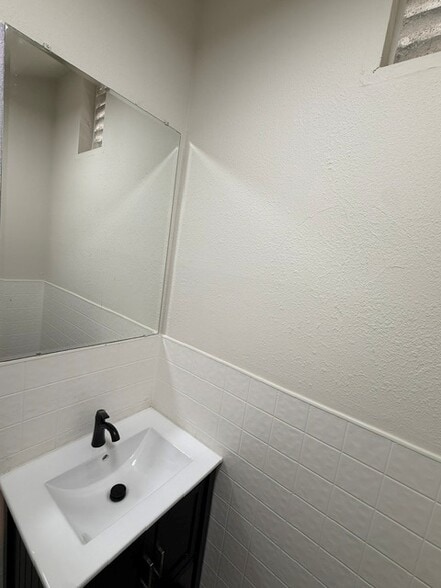 More Photos Of 3061 Waterloo Rd, Stockton General Retail For Lease