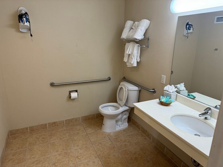 More Photos Of 1604 Monterey St, San Luis Obispo Hotel For Sale