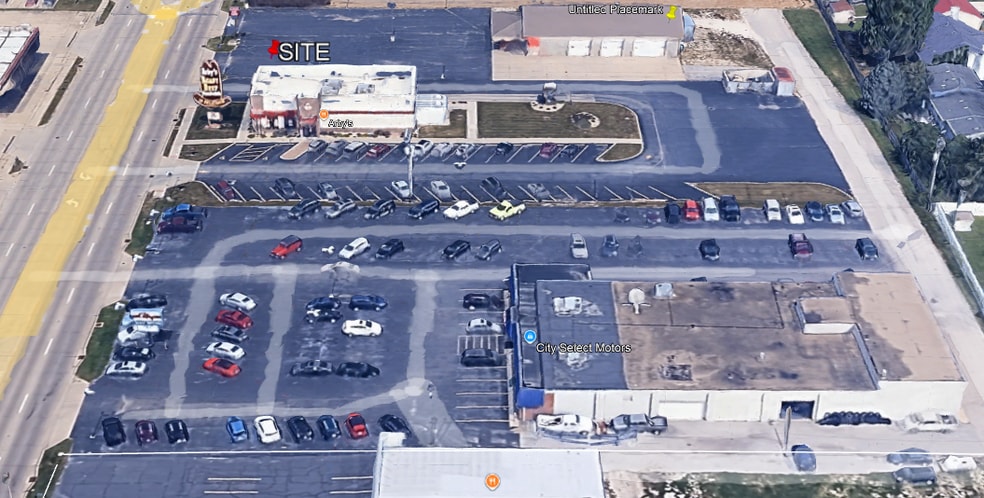 More Photos Of 1621 N Henderson St, Galesburg General Retail For Sale