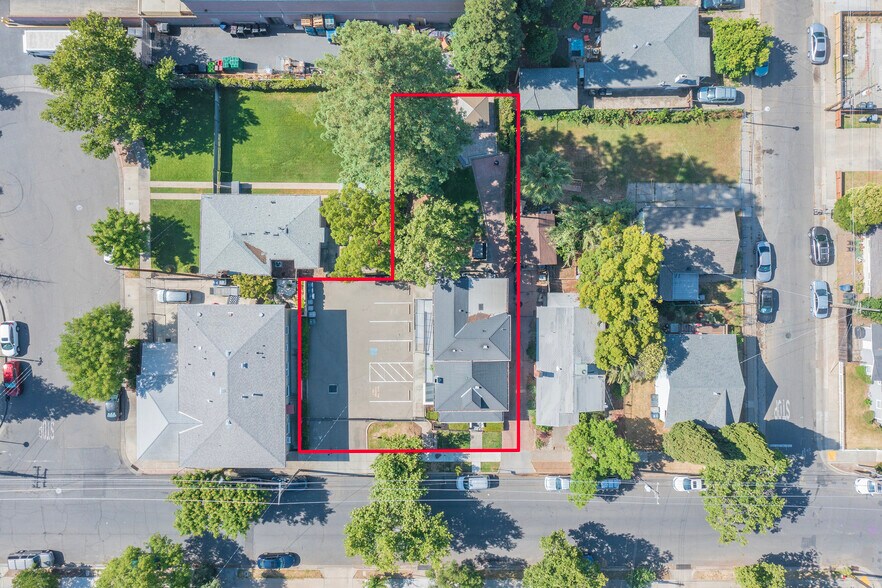 More Photos Of 4322 4th Ave, Sacramento Office Residential For Sale