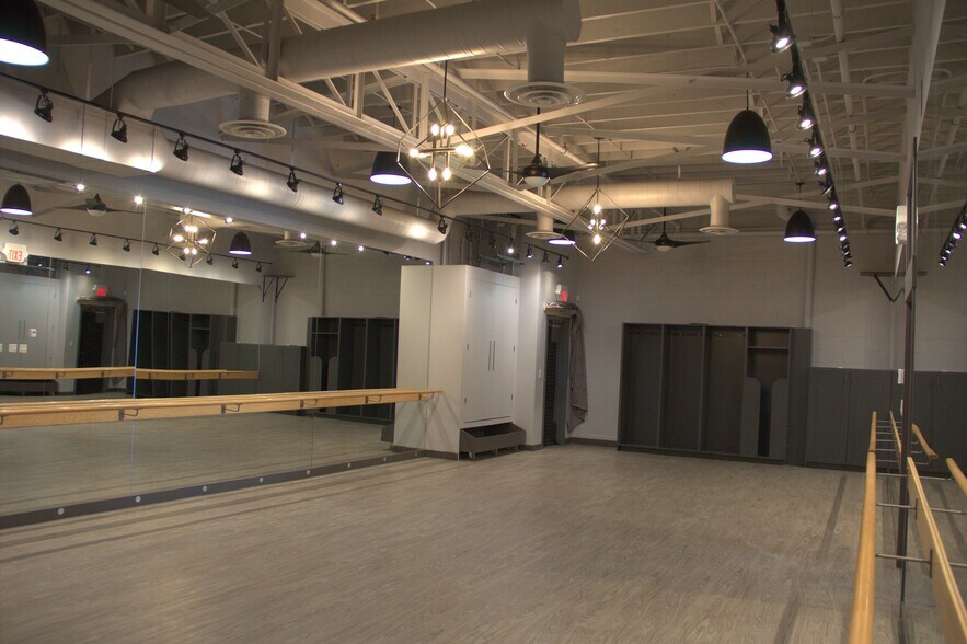 More Photos Of 10939 120th St NW, Edmonton General Retail For Lease