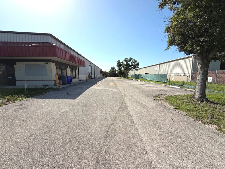 More Photos Of 5893 Enterprise Pky, Fort Myers Warehouse For Sale