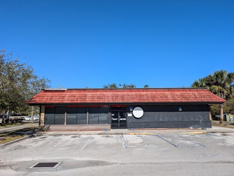 More Photos Of 8680 Us-1, Sebastian Fast Food For Lease