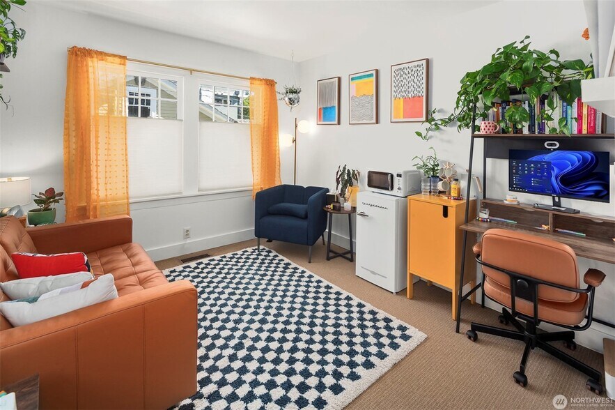 More Photos Of 2012 65th St, Seattle Office For Sale