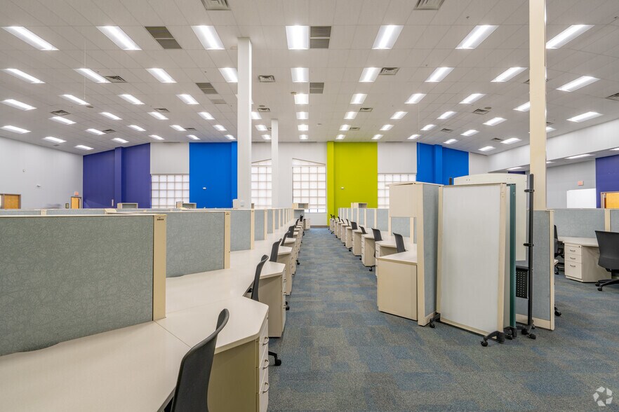 More Photos Of 20 Parker Ln, Perry Office For Sale