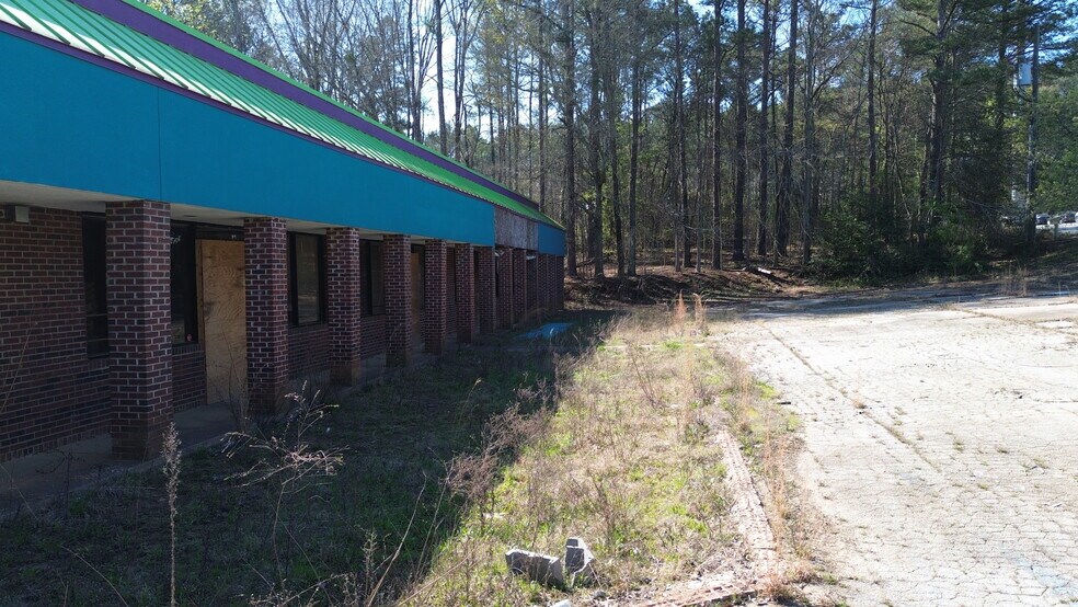 More Photos Of 106 Commerce St, Fayetteville Daycare Center For Sale