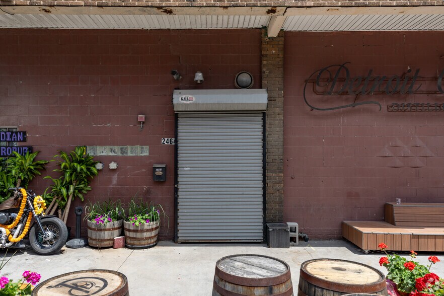 More Photos Of 2462-2472 Riopelle St, Detroit Storefront Retail Office For Sale