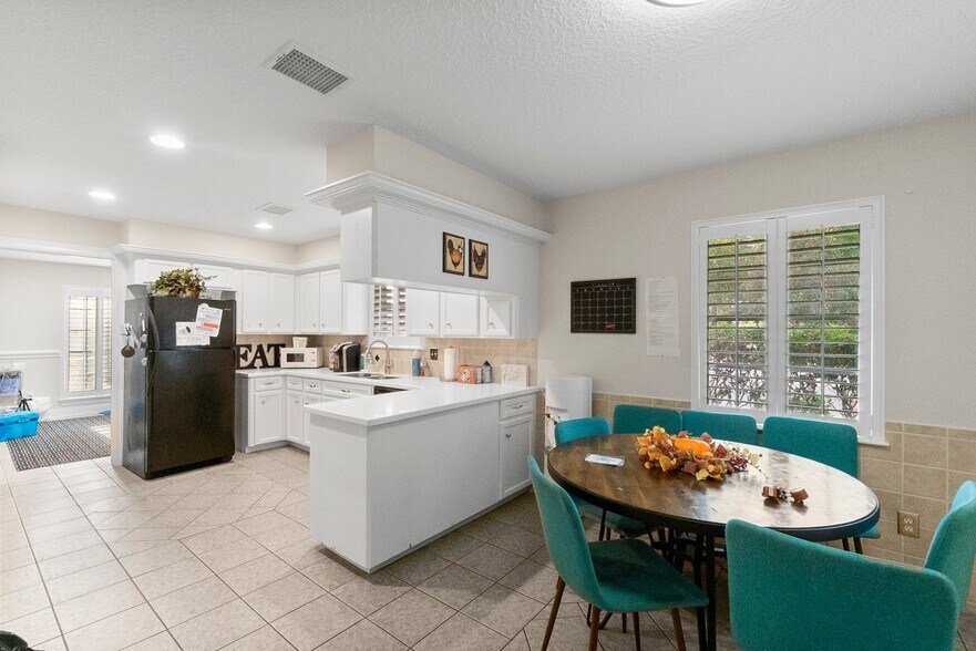 More Photos Of 1824 Sawdust Rd, The Woodlands Medical For Sale