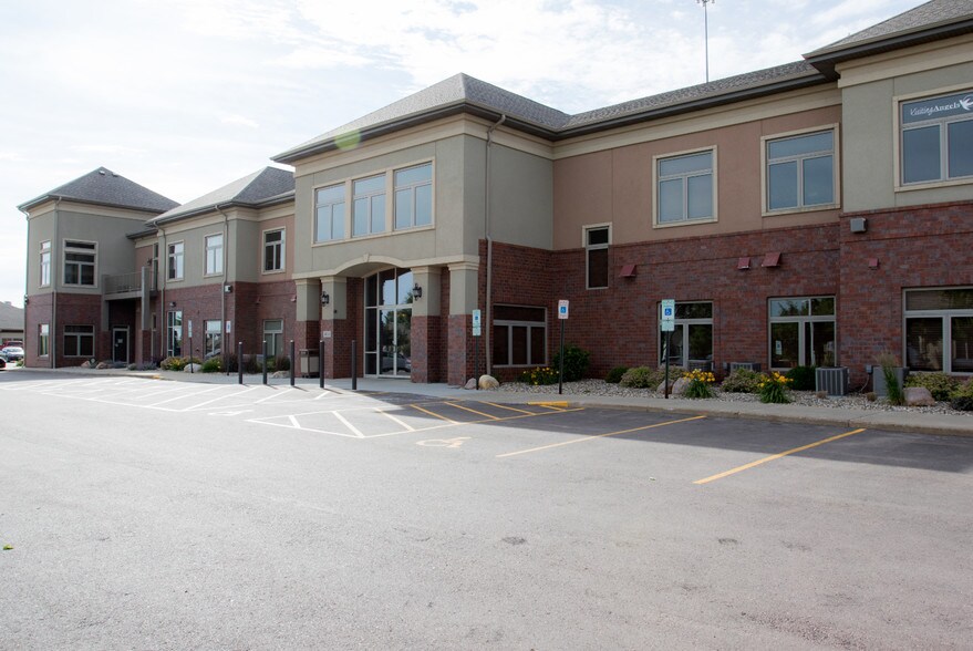 More Photos Of 5024 S Bur Oak Pl, Sioux Falls Office For Lease
