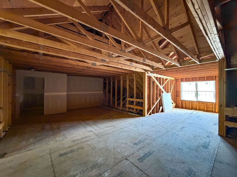 More Photos Of 200 Mountain Rd, Suffield Office For Lease