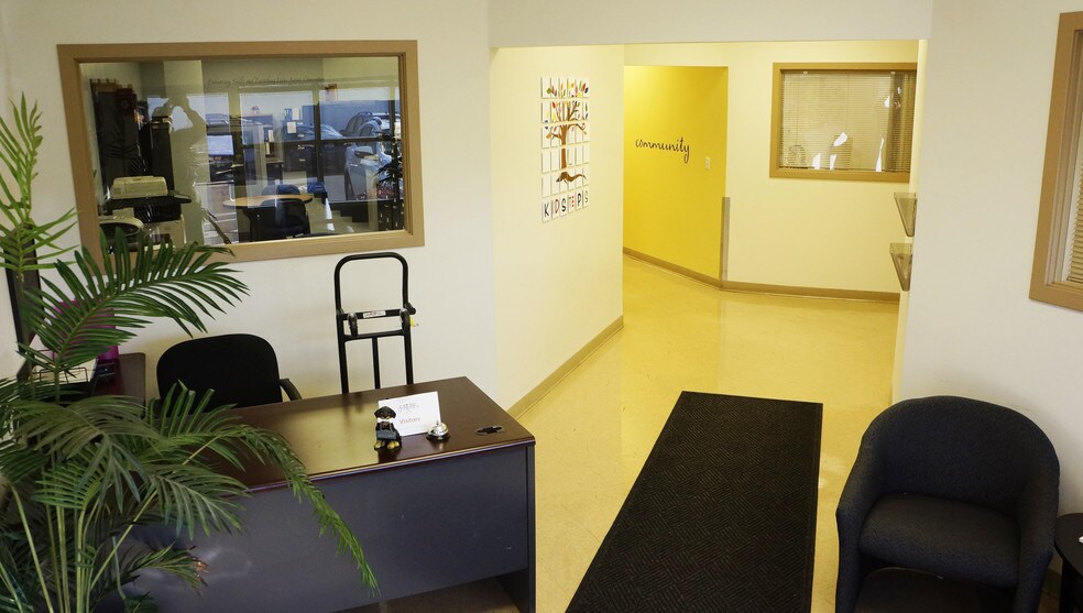 More Photos Of 1 Commercial St, Branford Warehouse For Lease