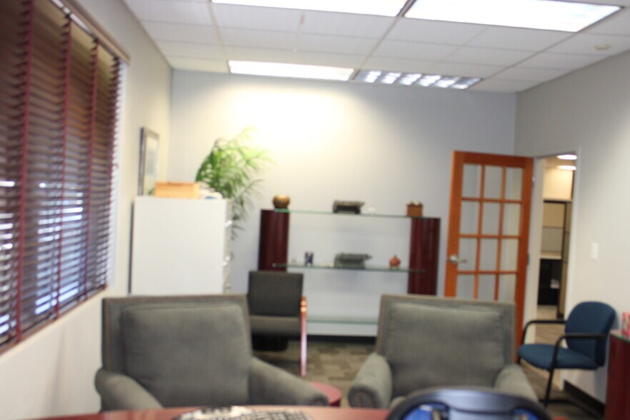 More Photos Of 200 Emerald Bay Dr, Oldsmar Office For Sale