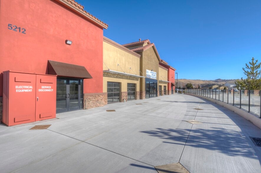 More Photos Of Los Altos Pky, Sparks Unknown For Lease