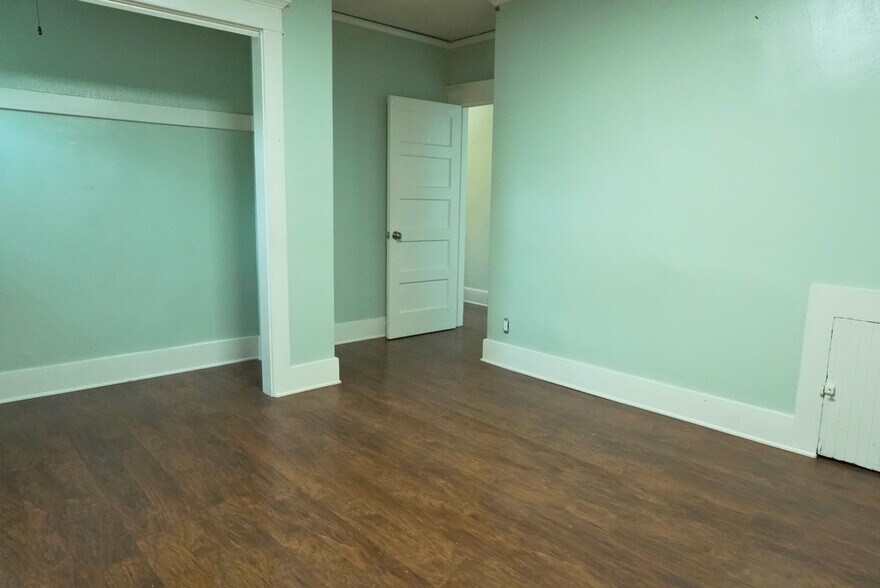 More Photos Of 1201 Temple St, Los Angeles Flex For Lease