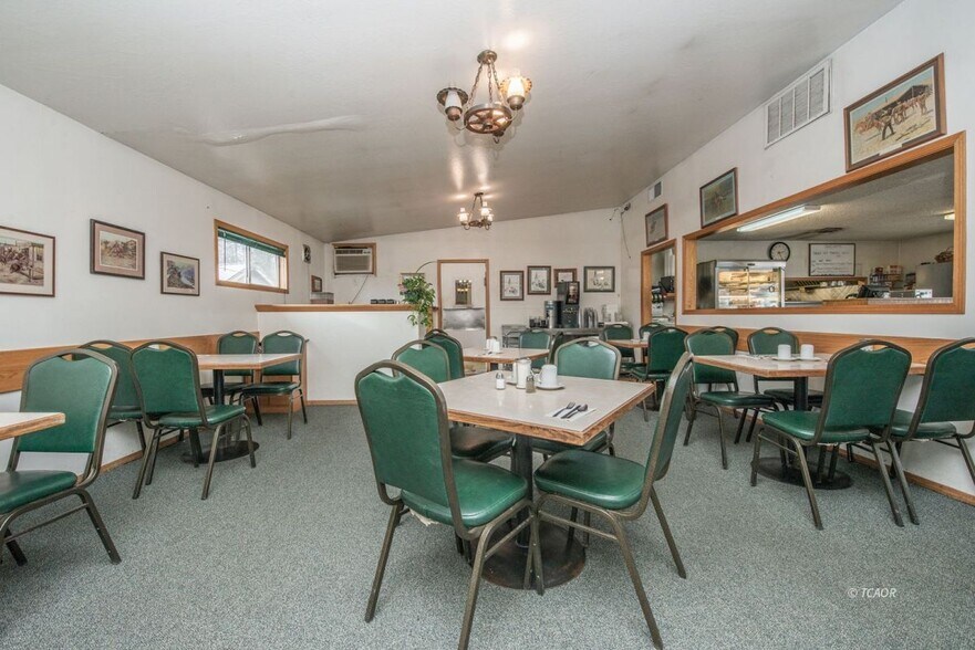 More Photos Of 790 Main St, Weaverville Restaurant For Sale