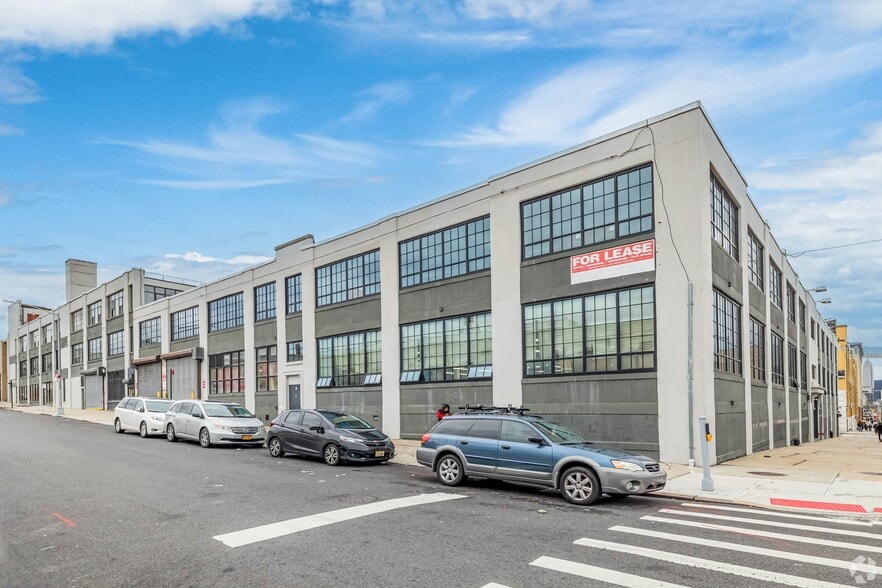 More Photos Of 33-00 47th Ave, Long Island City Warehouse For Lease