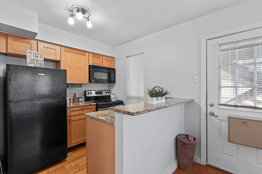 More Photos Of 2526 Durwood St, Austin Apartments For Sale