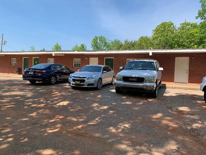 More Photos Of 1900 Old Shocco Rd, Talladega Apartments For Sale