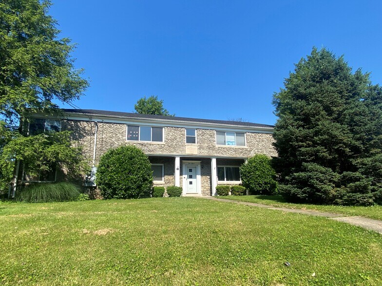 Primary Photo Of 115 Delmont Dr, Lexington Apartments For Sale