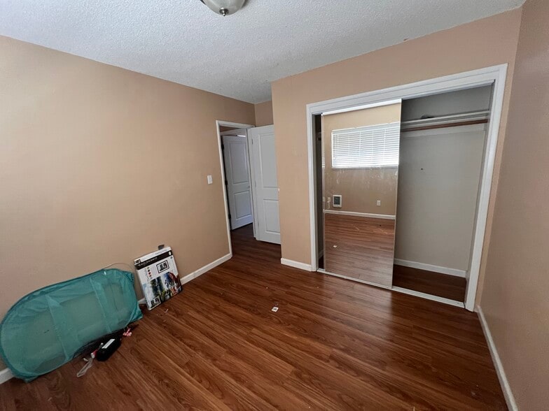 More Photos Of 271 Clay St E, Monmouth Apartments For Sale