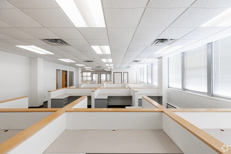 More Photos Of 60 Hempstead Ave, West Hempstead Coworking Space