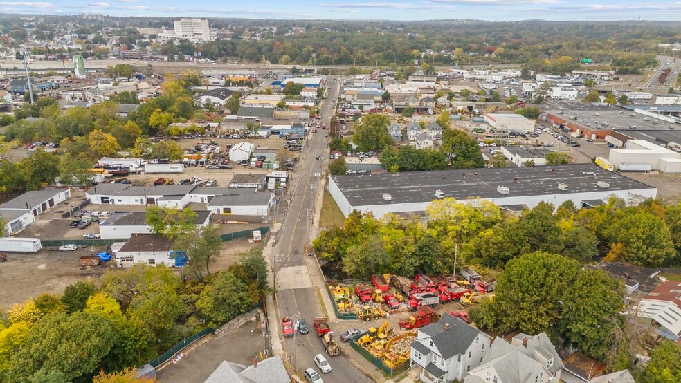 More Photos Of 5 Roosevelt St, Bridgeport Warehouse For Sale