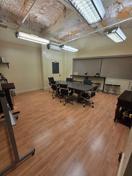 More Photos Of 501 Sumner St, Honolulu Warehouse For Lease