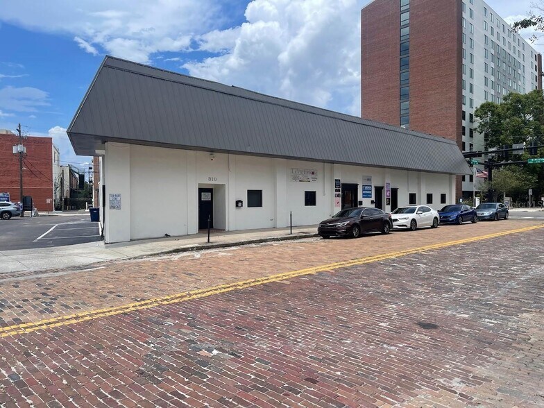 Primary Photo Of 1100 N Florida Ave, Tampa Office For Lease