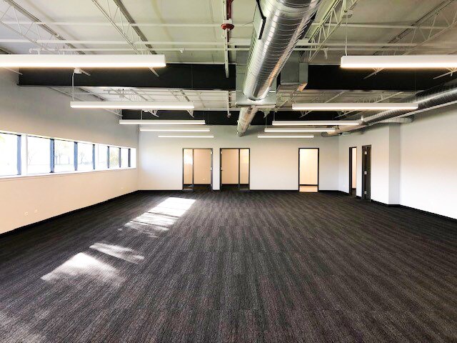 More Photos Of 700 N Rohlwing Rd, Itasca Warehouse For Lease