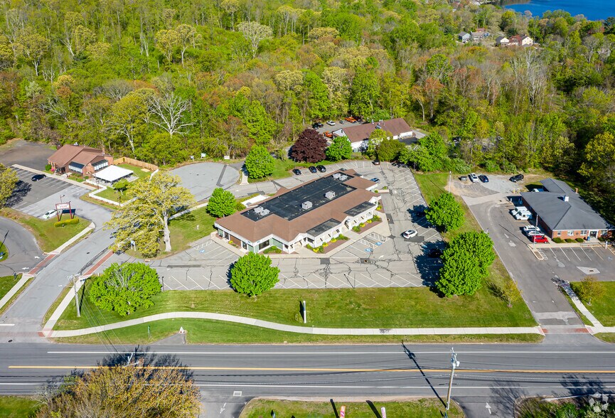 More Photos Of 6 Independence Dr, Marlborough Storefront For Lease