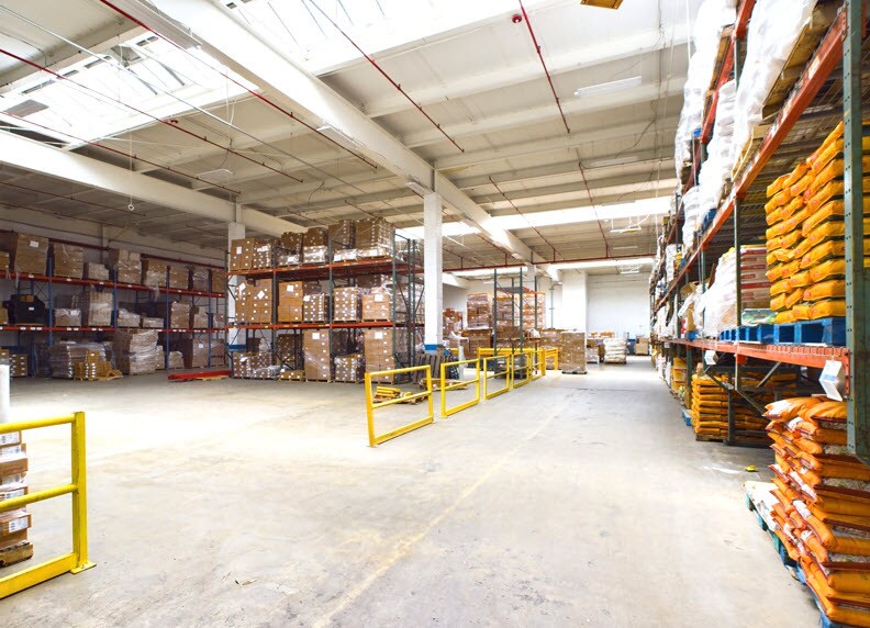 More Photos Of 3775 Park Ave, Edison Warehouse For Lease