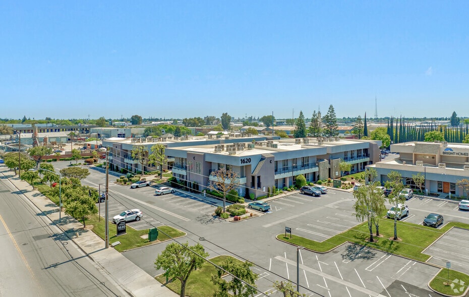 Primary Photo Of 1620 N Carpenter Rd, Modesto Office For Lease