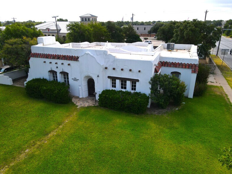 More Photos Of 233 W Twohig Ave, San Angelo Office For Sale