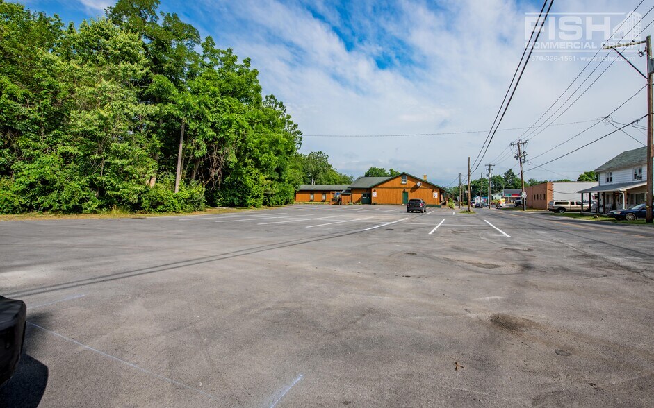 More Photos Of 204 Valley St, Williamsport Bar For Sale