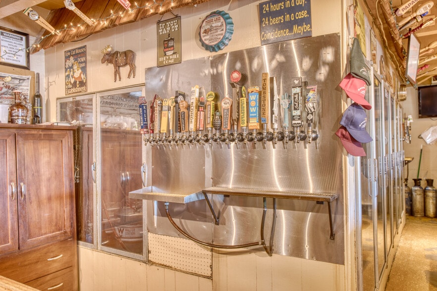 More Photos Of 4207 W White Mountain Blvd, Lakeside Restaurant For Sale