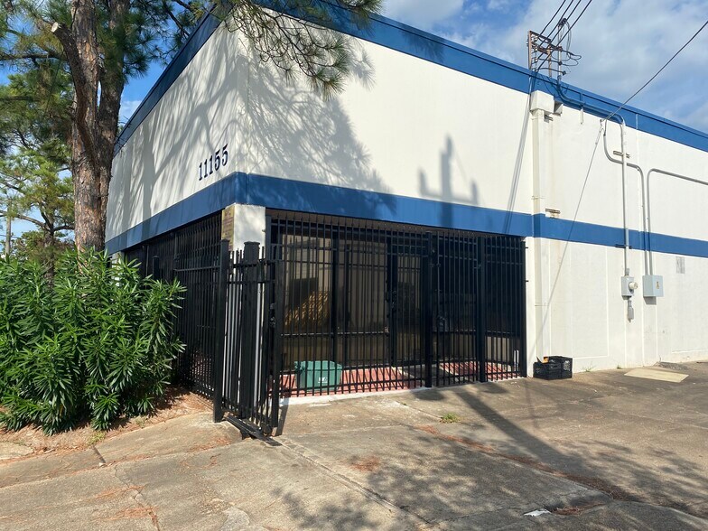 More Photos Of 11155 Shelton Ct, Houston Warehouse For Sale
