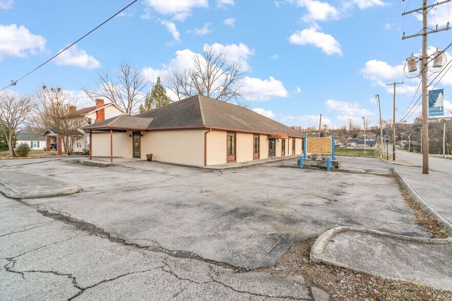 More Photos Of 901 Grove St, Loudon Medical For Sale