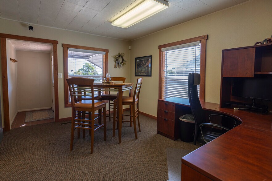 More Photos Of 509 S 4th Ave, Brighton Office For Sale