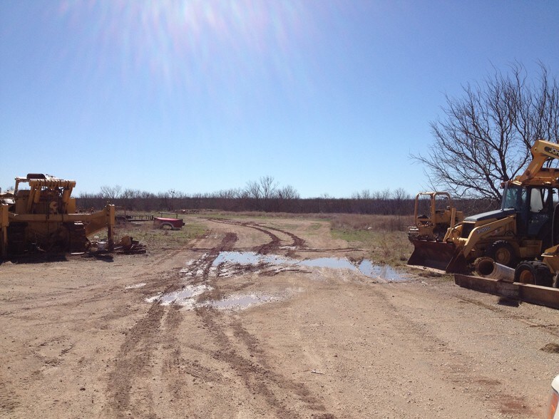 More Photos Of 2895 E US Highway 80, Abilene Warehouse For Lease