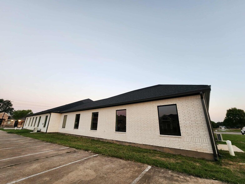 More Photos Of 21404 Provincial, Katy Medical For Sale