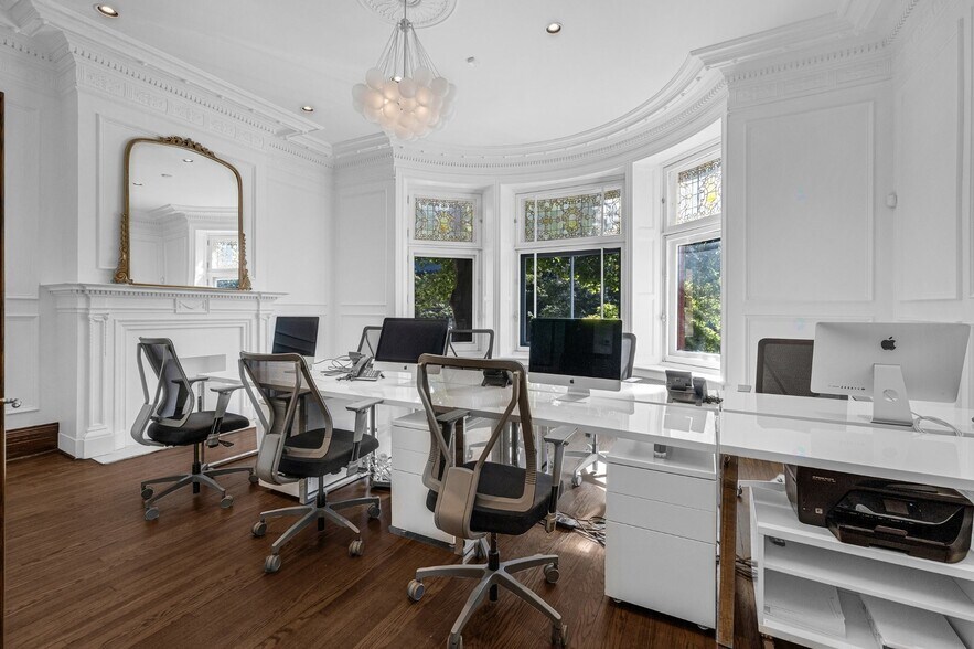 More Photos Of 1565 Av Du Docteur-Penfield, Montréal Specialty For Sale