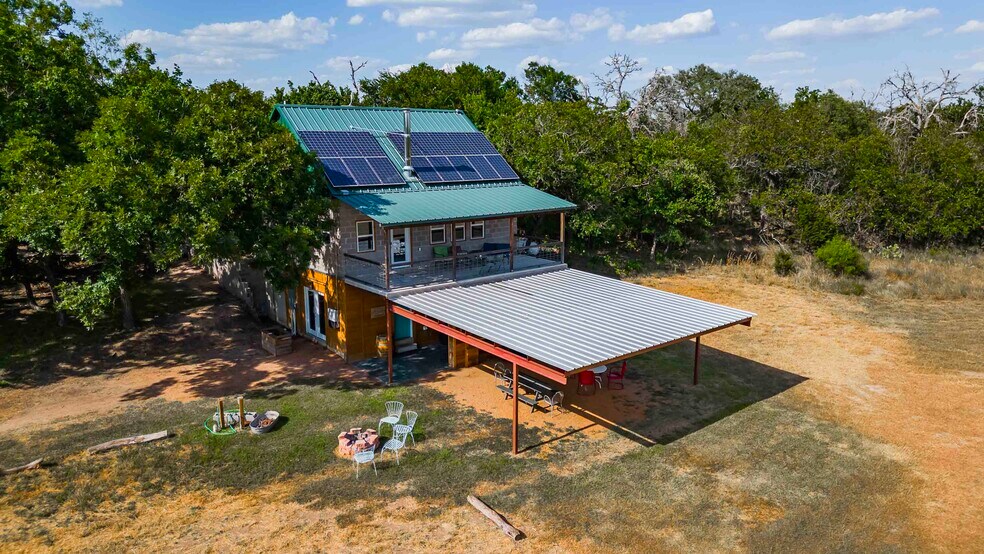 More Photos Of 95 Loma Ln, Fredericksburg Showroom For Sale