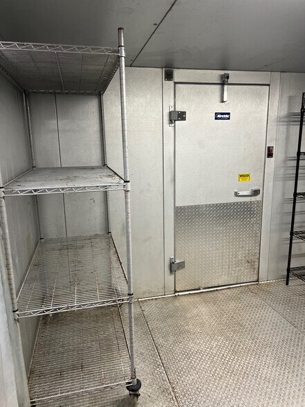 More Photos Of 10811 NE 23rd St, Spencer Restaurant For Lease